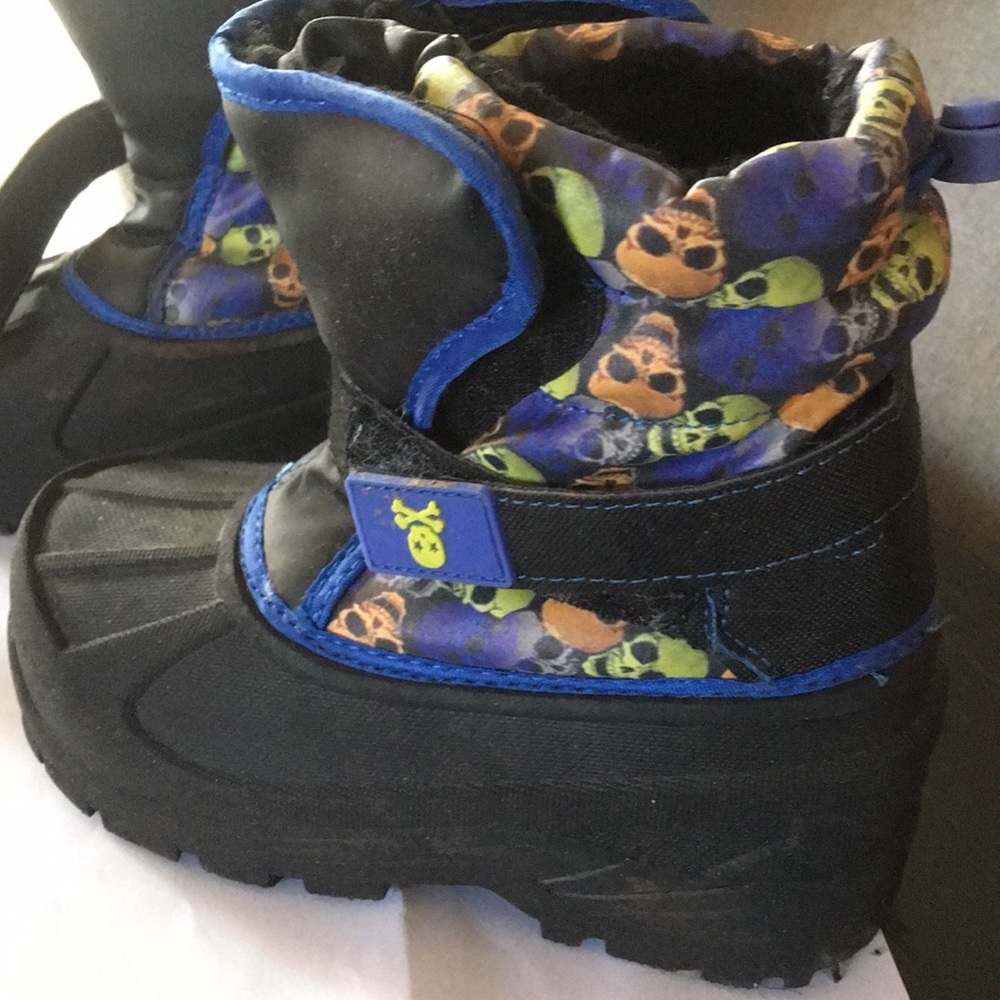 Boys snow boots